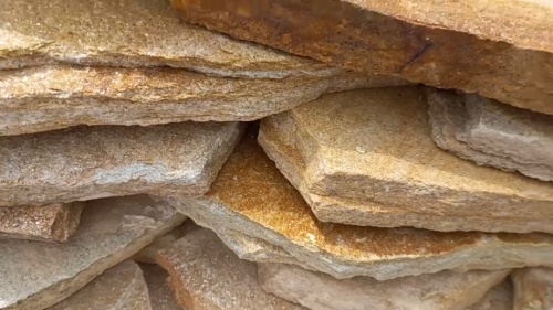 Плитняк златолит жёлтый золотистый для отмостки купить в Пущино