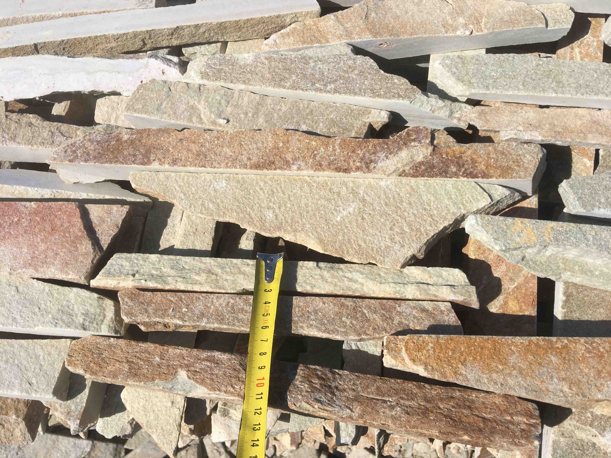 Горбушка златолит золотистый для облицовки купить в Пущино