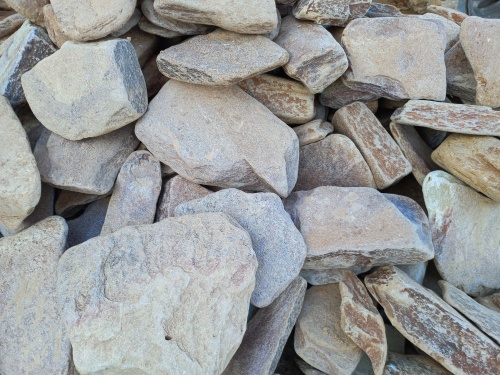 Златолит жёлтый, жёлто-зелёный глыбки и валуны для ланшафтного дизайна купить в Пущино