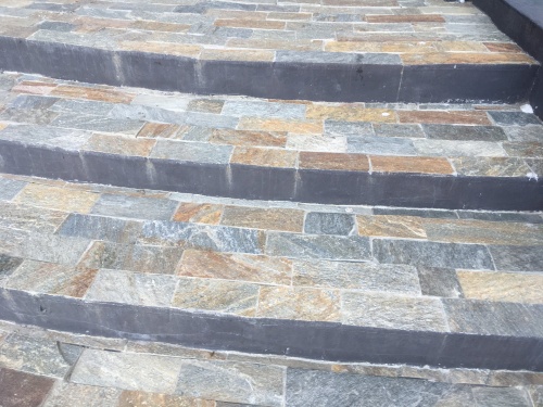 Плитка из Златолита Уральского для лестницы купить в Пущино