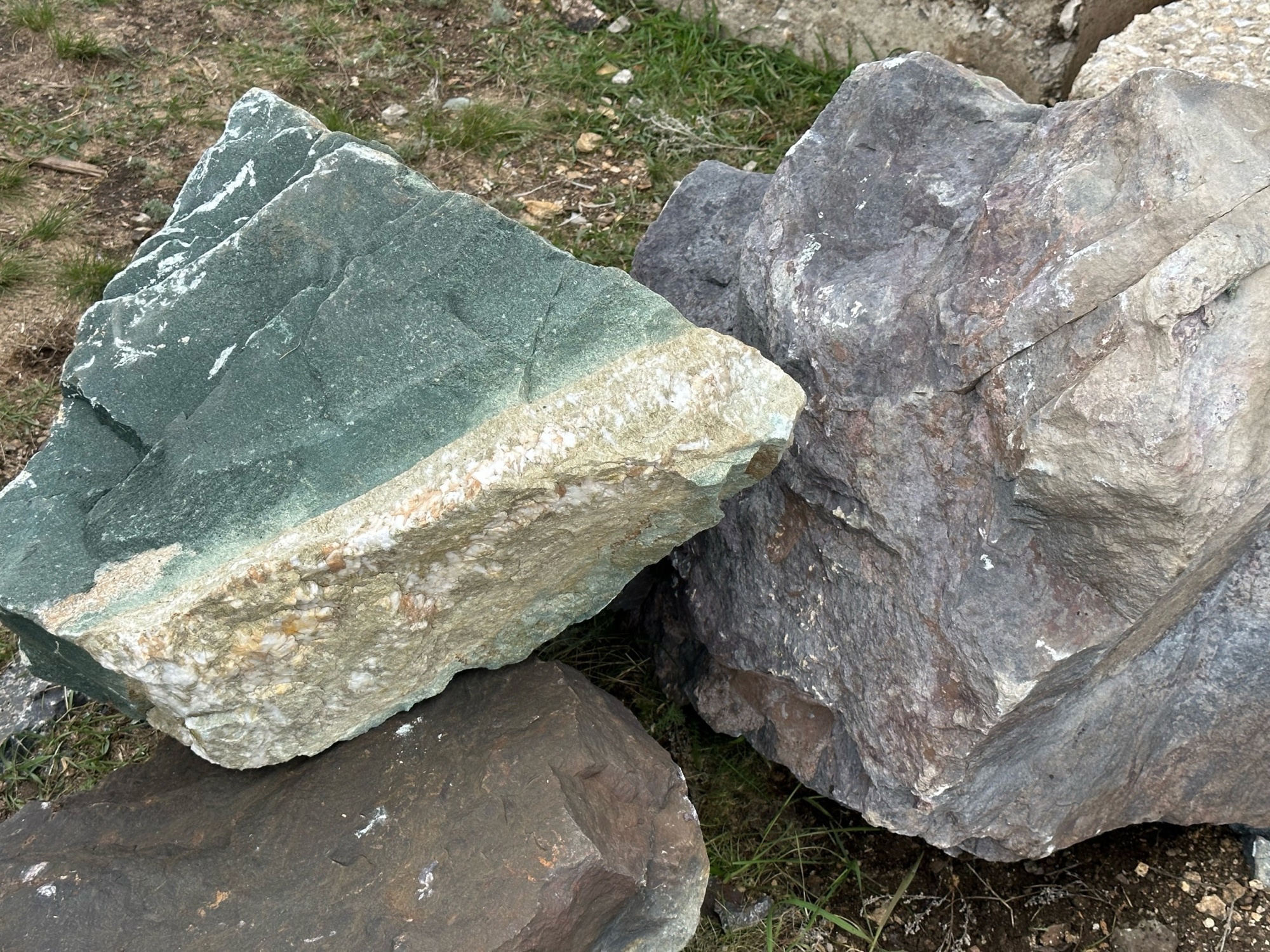 Камни для ландшафтного дизайна зелёные 10-60 килограмм купить в Пущино