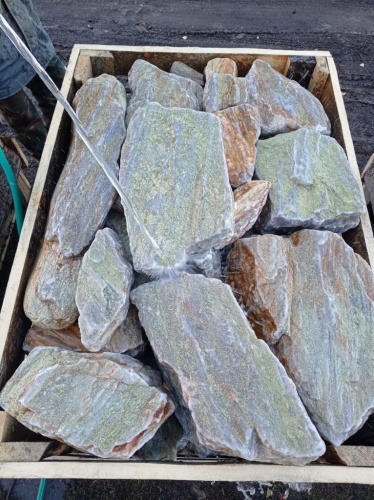 Златолит жёлтый, жёлто-зелёный глыбки и валуны для ланшафтного дизайна купить в Пущино