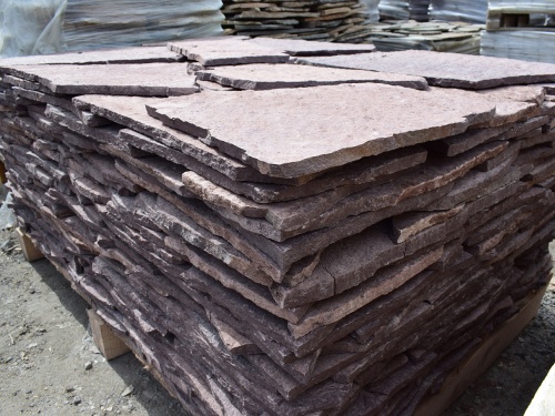 Плитняк лемезит бордовый для облицовки цоколя 20-25 мм  купить в Пущино