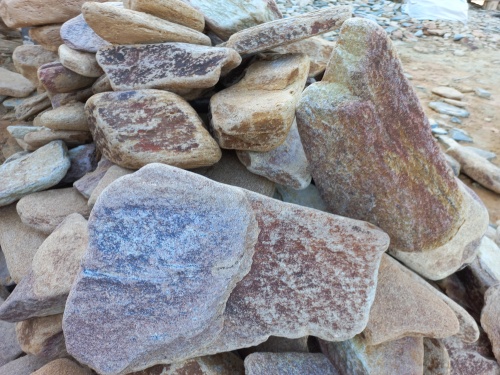 Златолит жёлтый, жёлто-зелёный глыбки и валуны для ланшафтного дизайна купить в Пущино