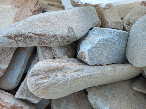 Златолит жёлтый, жёлто-зелёный глыбки и валуны для ланшафтного дизайна купить в Пущино