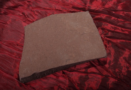 Плитняк лемезит бордовый для цоколя 1,5-2 см купить в Пущино