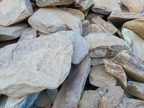 Златолит жёлтый, жёлто-зелёный глыбки и валуны для ланшафтного дизайна купить в Пущино