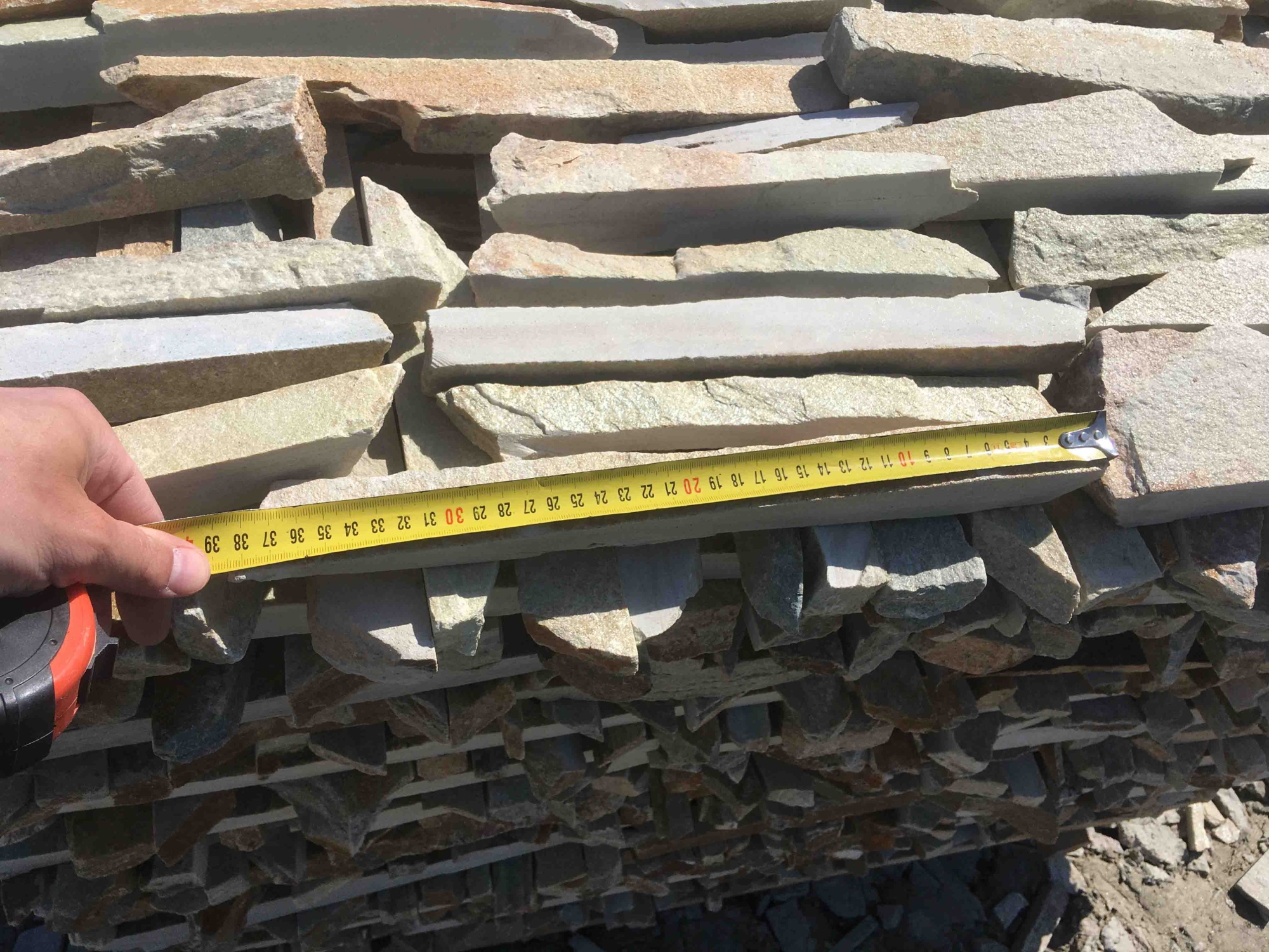 Горбушка златолит золотистый для облицовки купить в Пущино