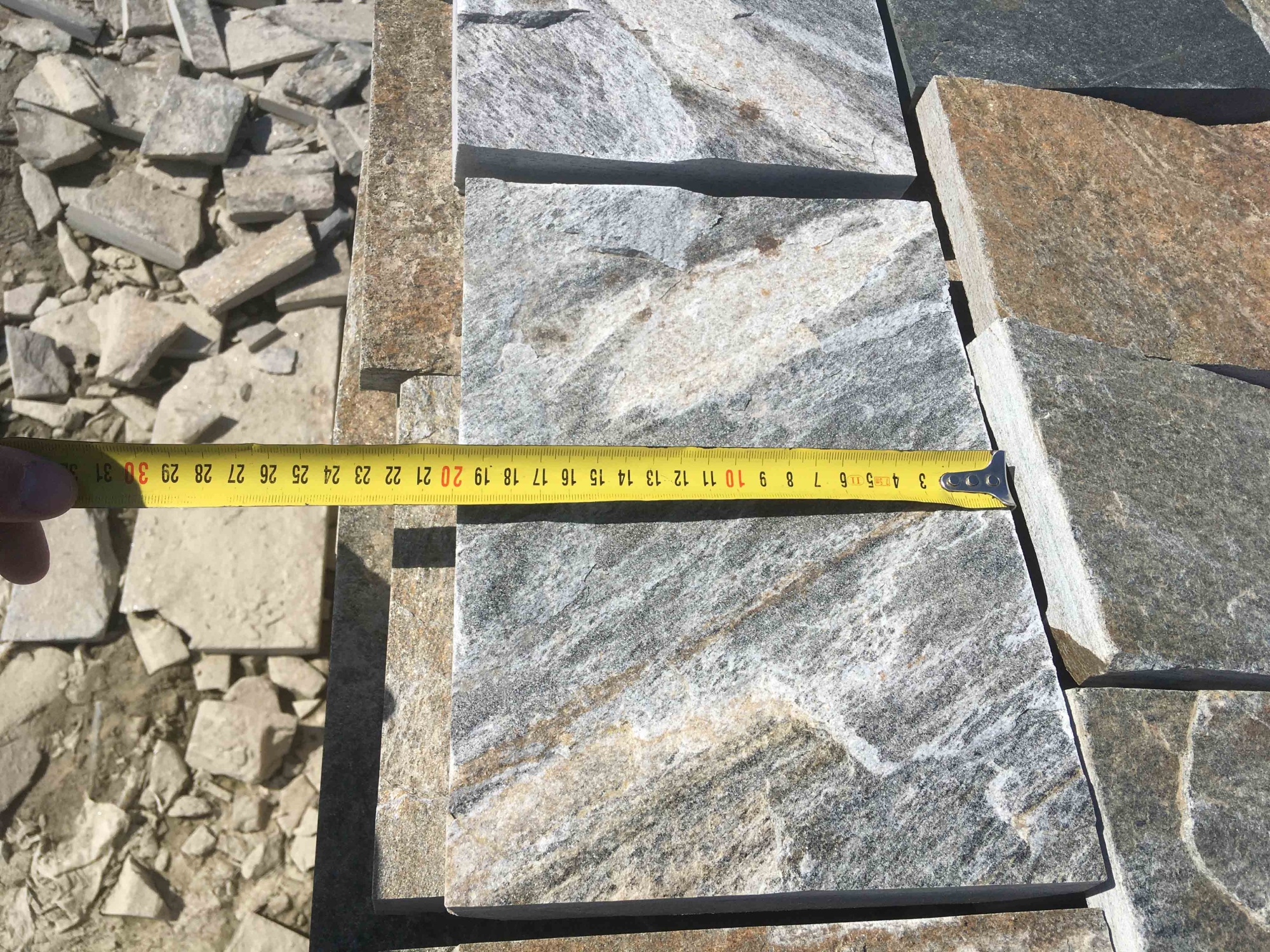 Плитка пилёная златолит Уральский для цоколя, отмостки купить в Пущино