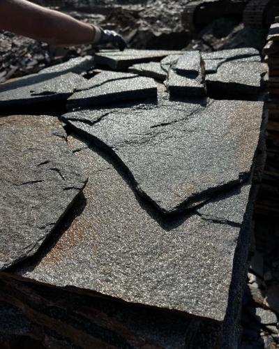 Плитняк златолит серебристый для фасада купить в Пущино