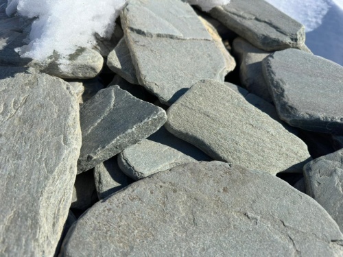 Плитняк златолит зелёный галтованный для фасада купить в Пущино