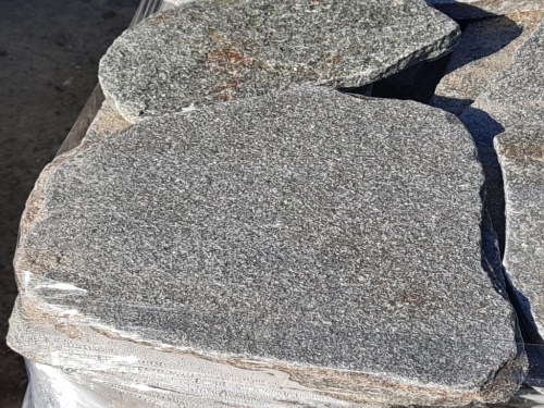 Златолит серебристый галтованный для цоколя купить в Пущино